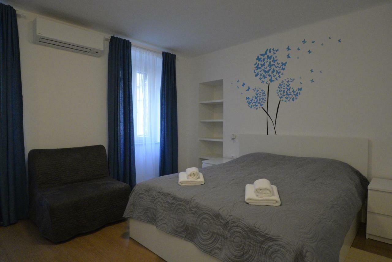 Apartments And Rooms Oliva Cres Extérieur photo