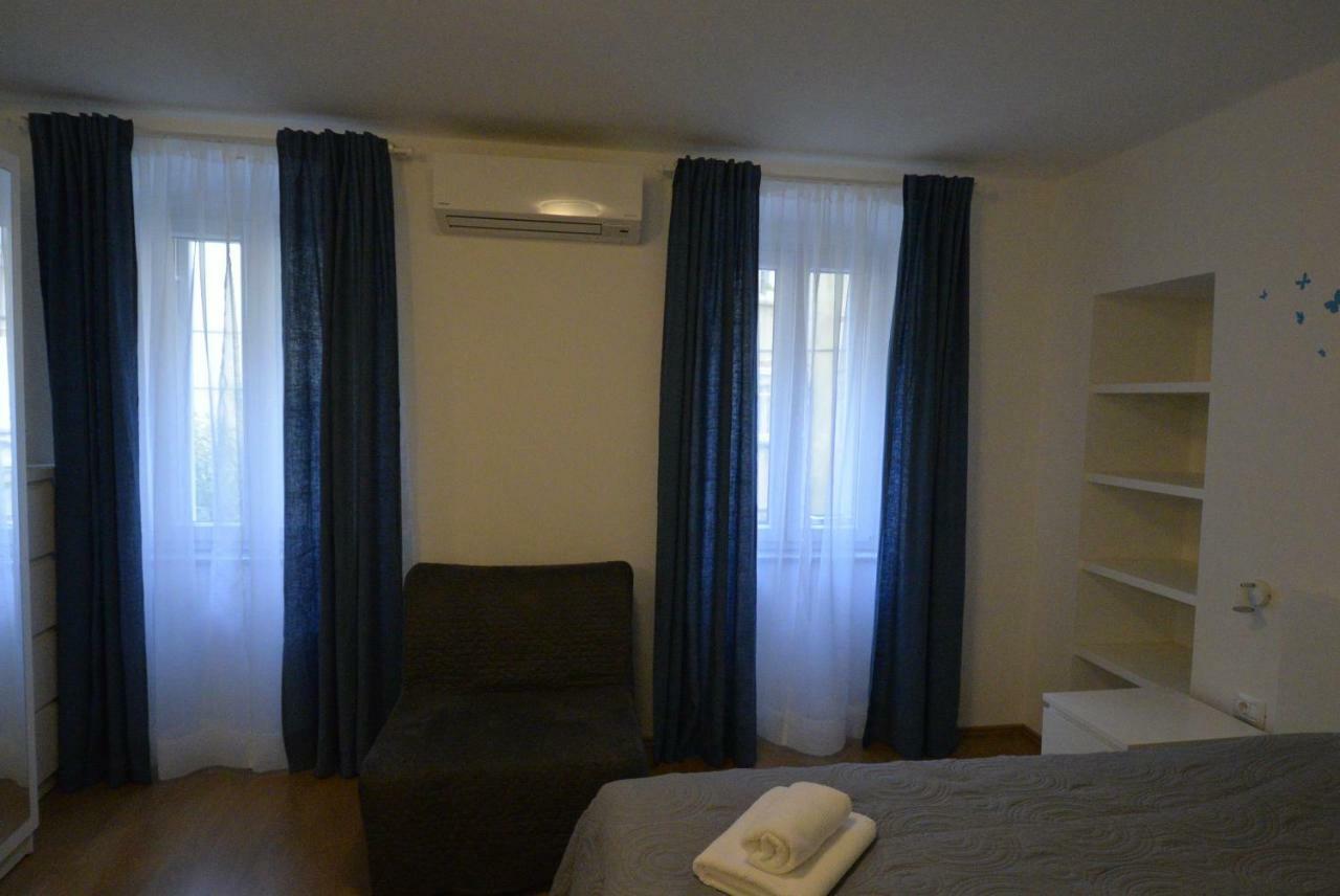 Apartments And Rooms Oliva Cres Extérieur photo