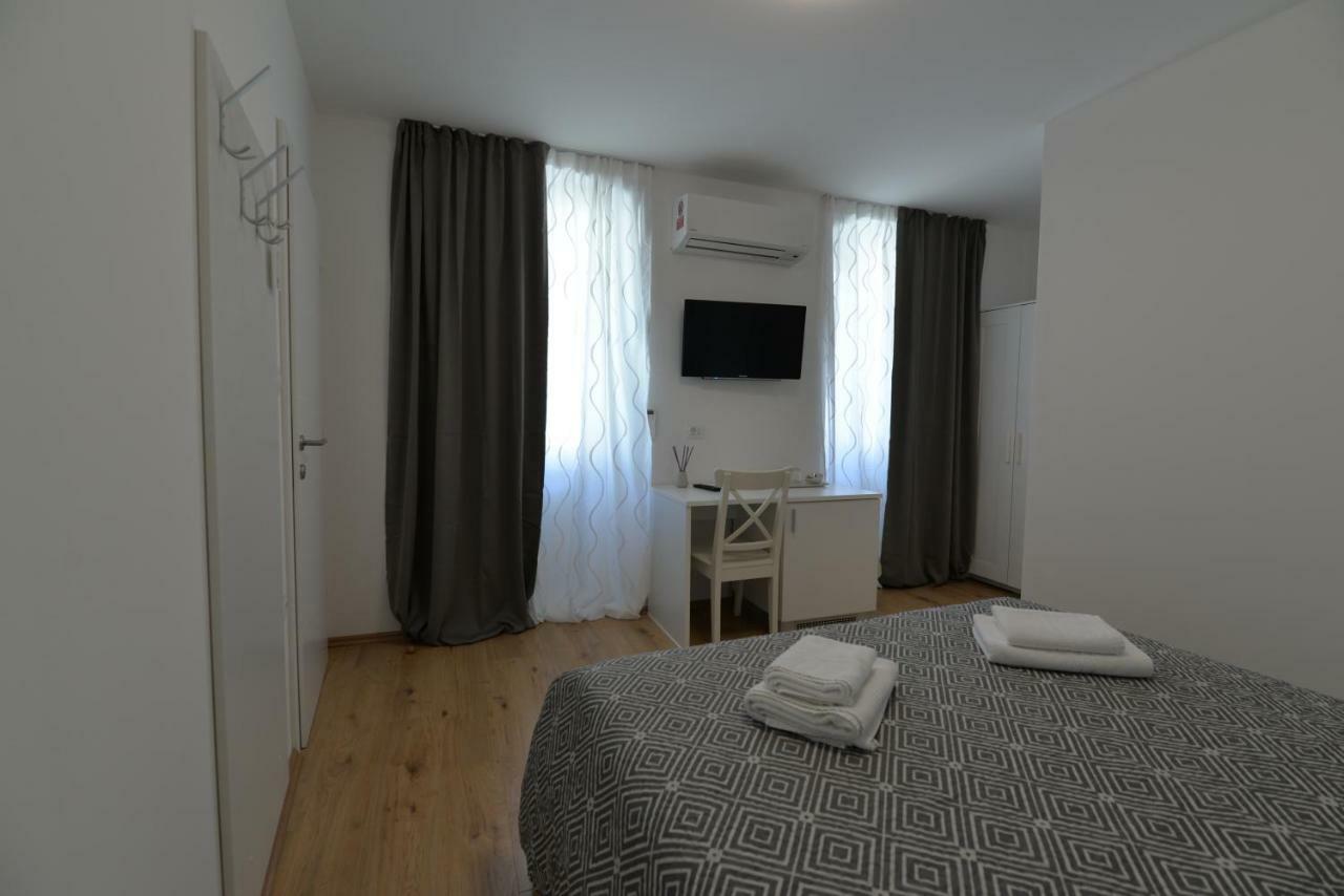 Apartments And Rooms Oliva Cres Extérieur photo